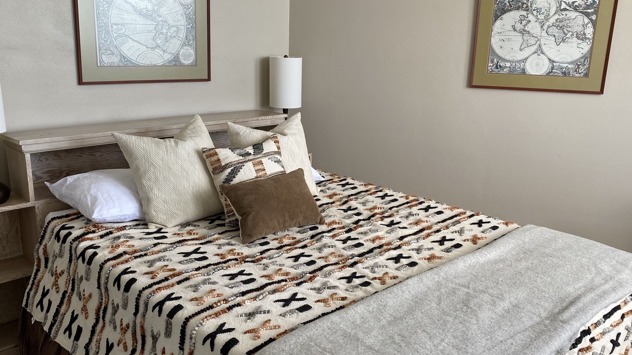 Photo of Bedroom in Coos Bay