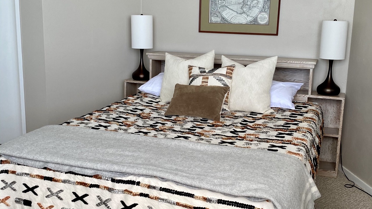 Photo of Bedroom in Coos Bay