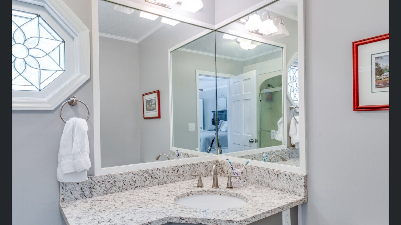 Photo of Bathroom in Leasburg