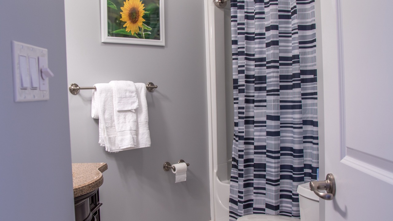 Photo of Bathroom in Queens Square