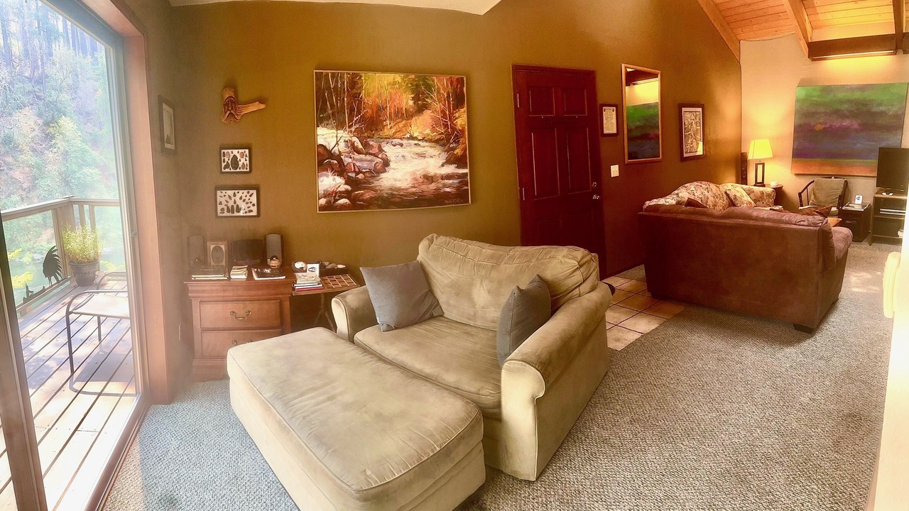 Photo of Livingroom in Roseburg