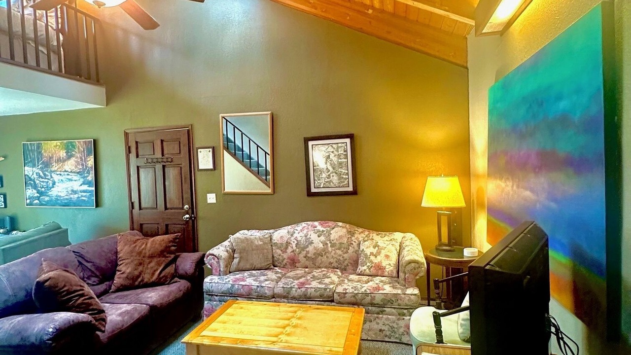 Photo of Livingroom in Roseburg