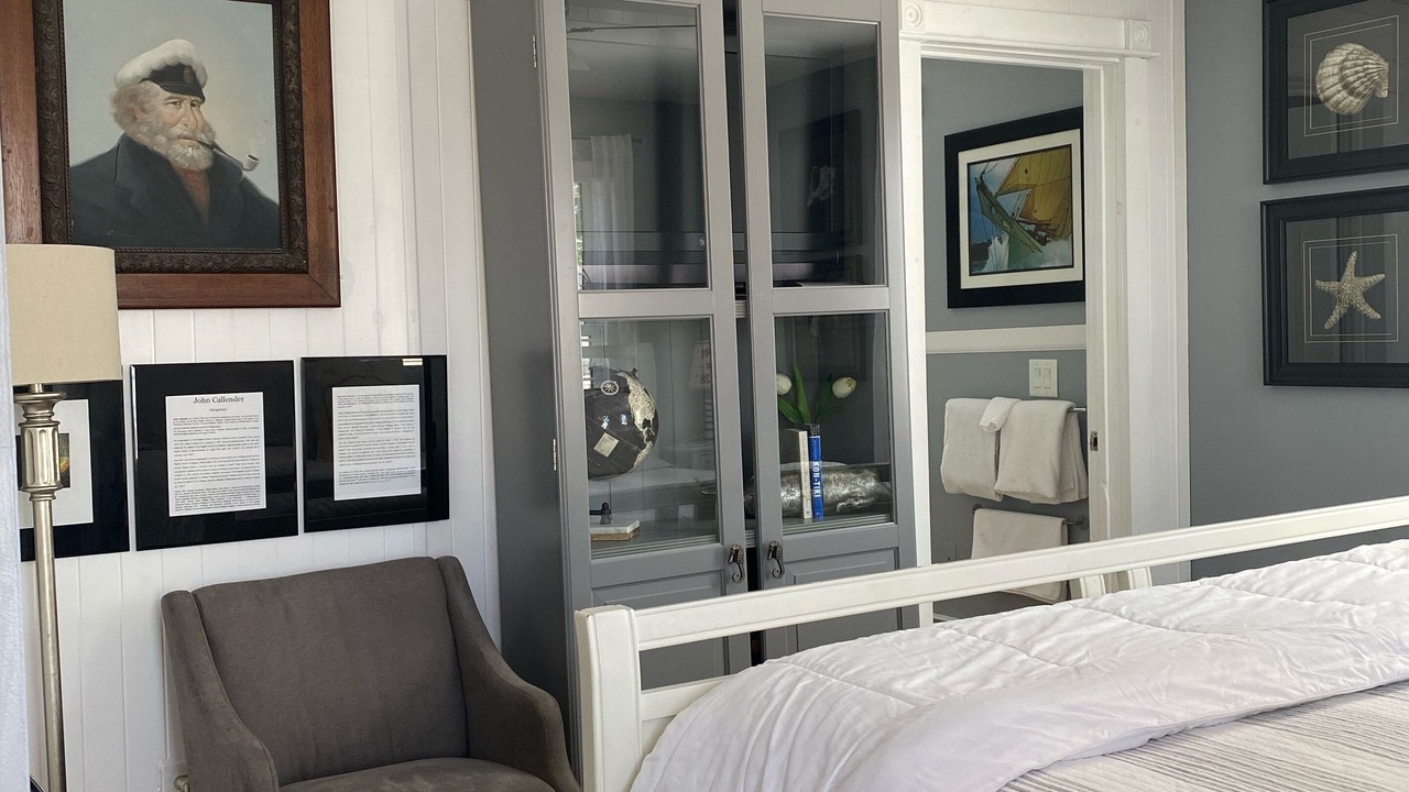 Photo of Bedroom in Off Broadway