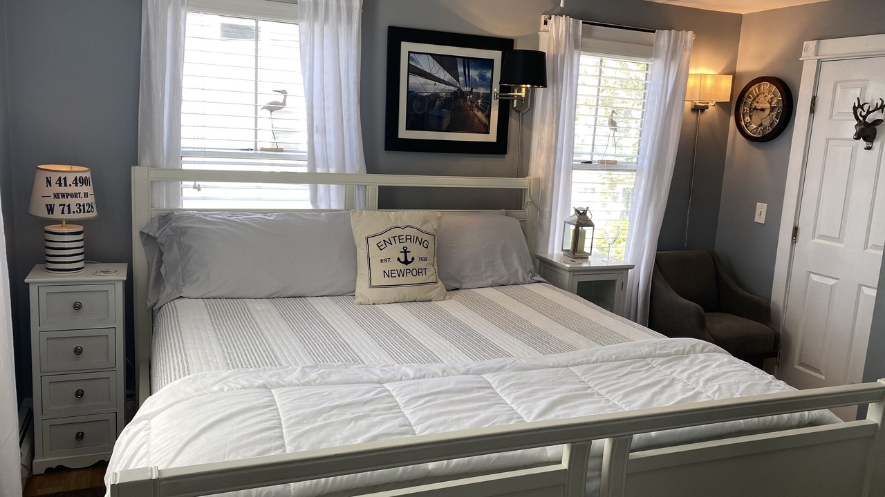 Photo of Bedroom in Off Broadway