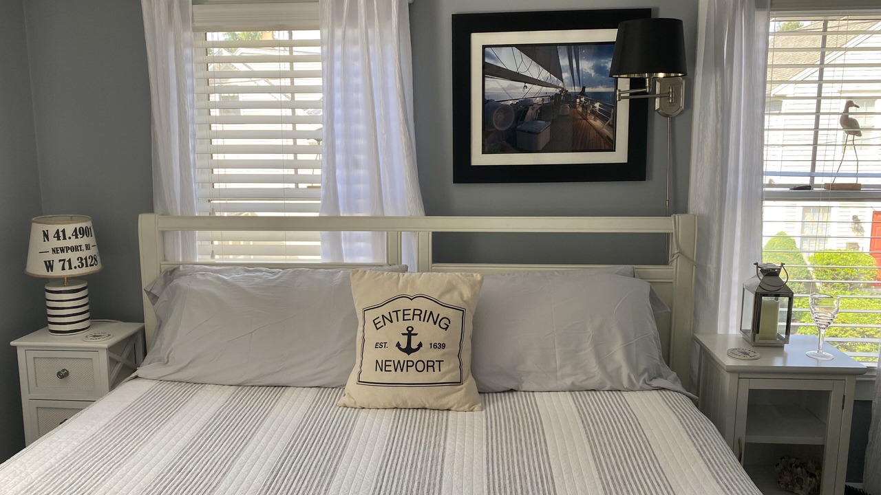 Photo of Bedroom in Off Broadway