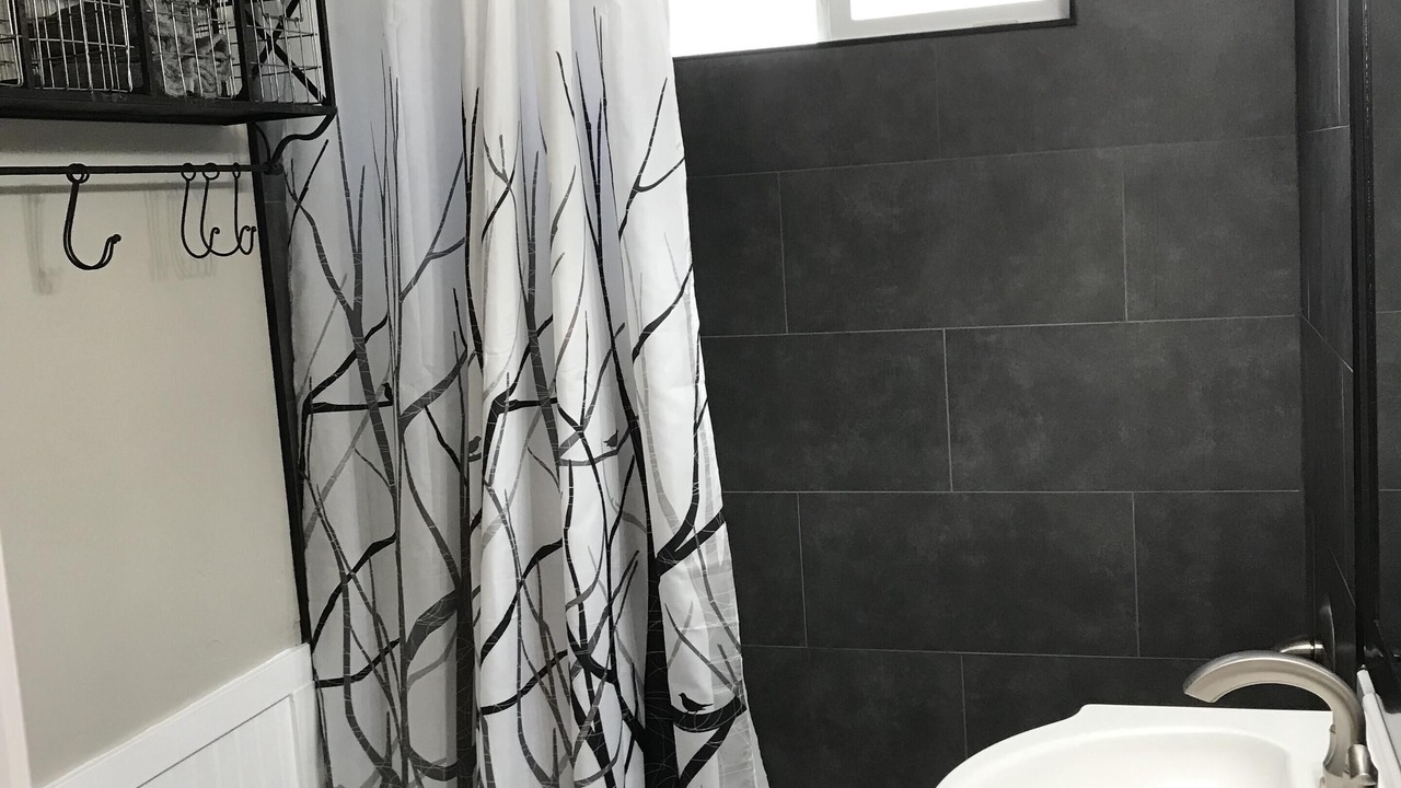 Photo of Bathroom in Rainbow Valley