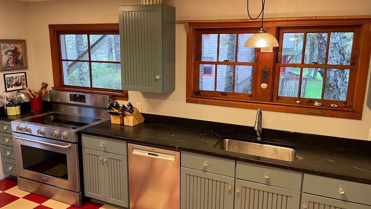 Photo of Kitchen in Neskowin
