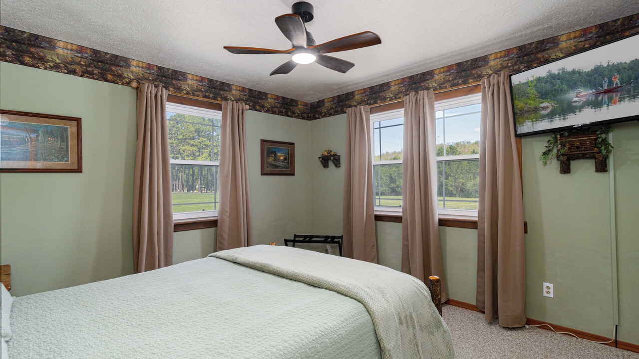 Photo of Bedroom in Lakeview