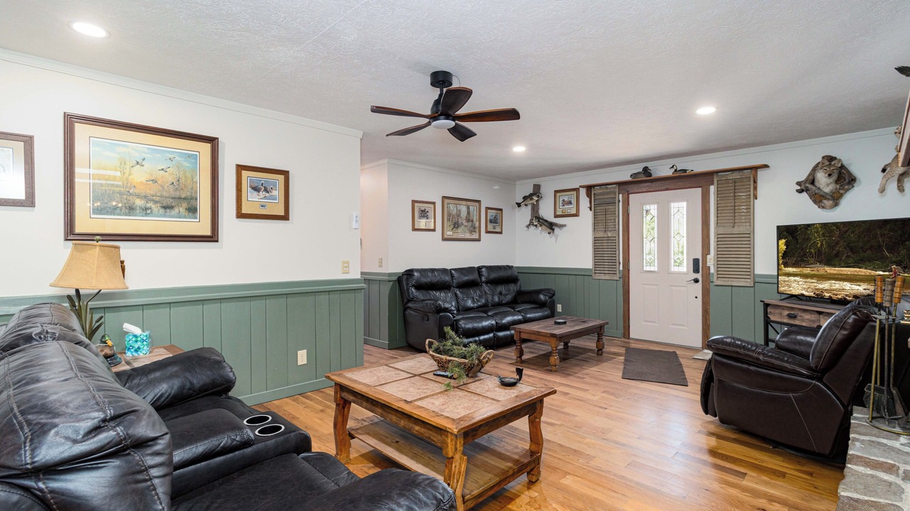 Photo of Livingroom in Lakeview