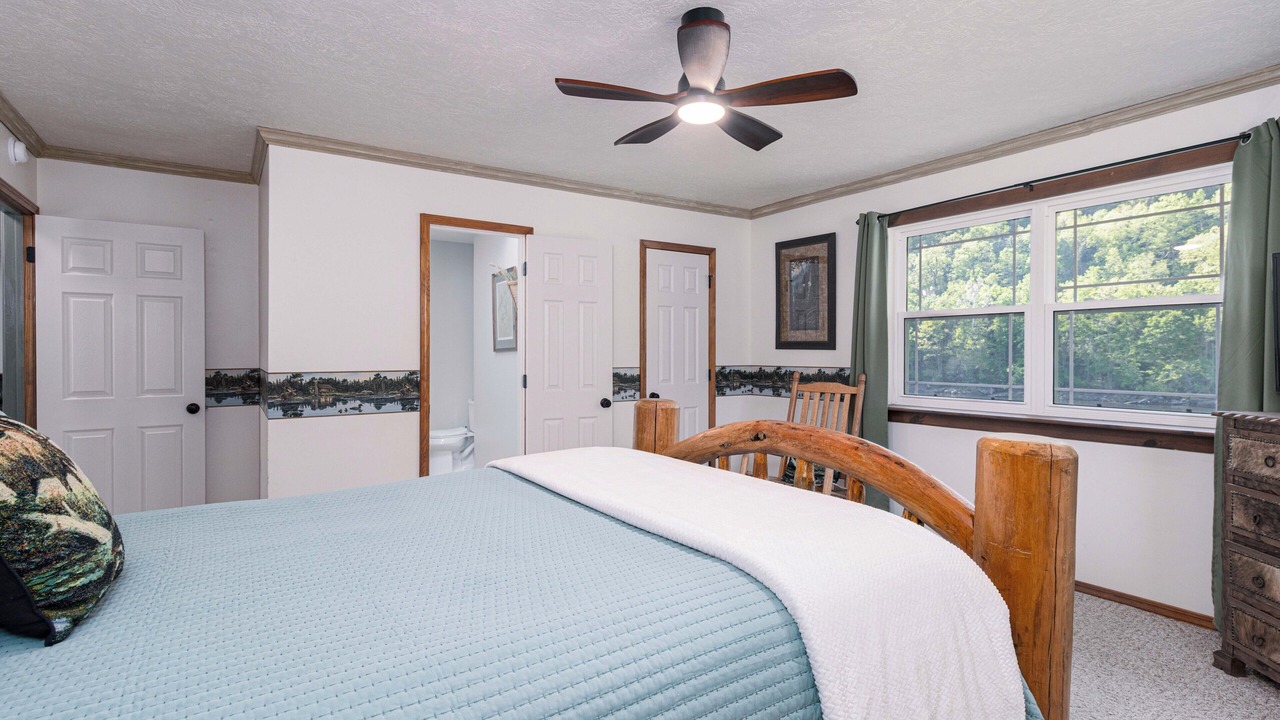 Photo of Bedroom in Lakeview