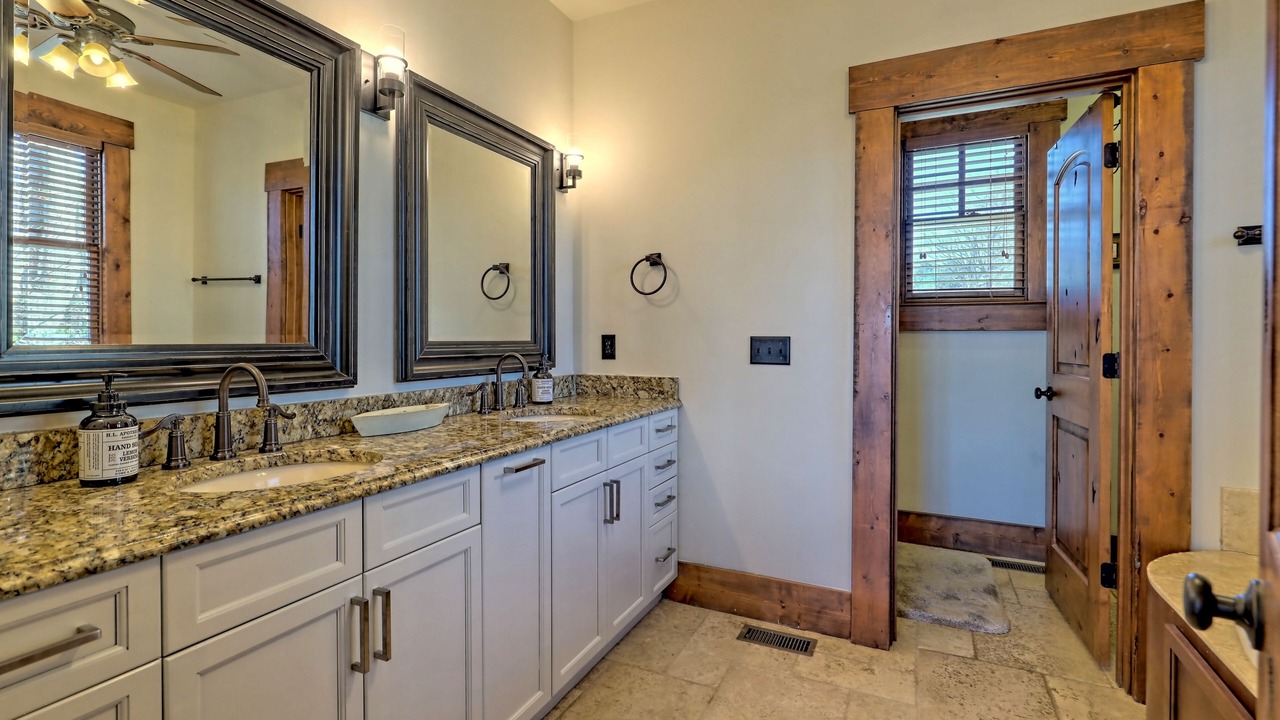 Photo of Bathroom in Lavonia