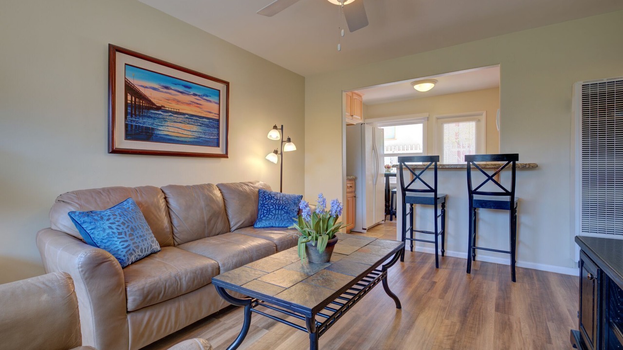Photo of Livingroom in North Pacific Beach