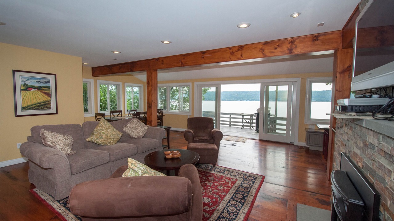 Photo of Livingroom in Northwest Ithaca