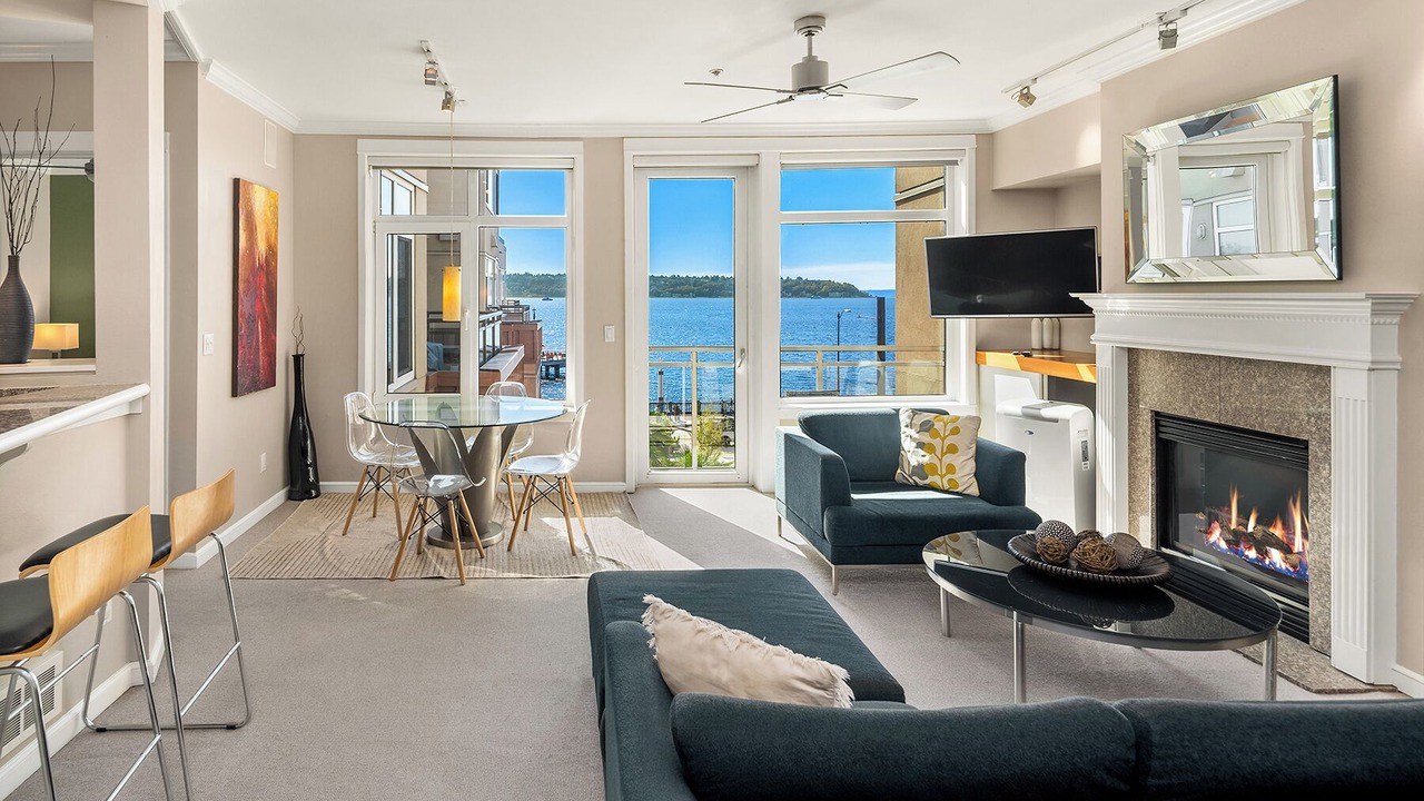 Photo of Livingroom in Downtown Seattle