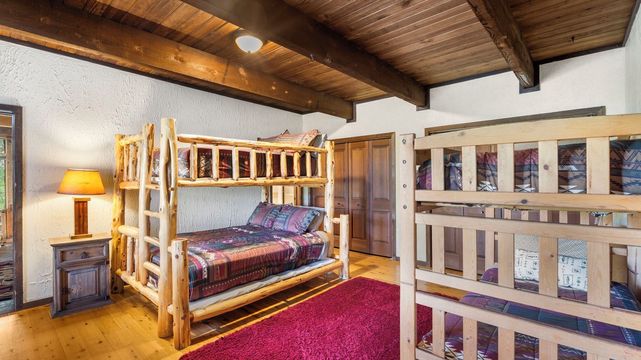 Photo of Bedroom in Kimberling City