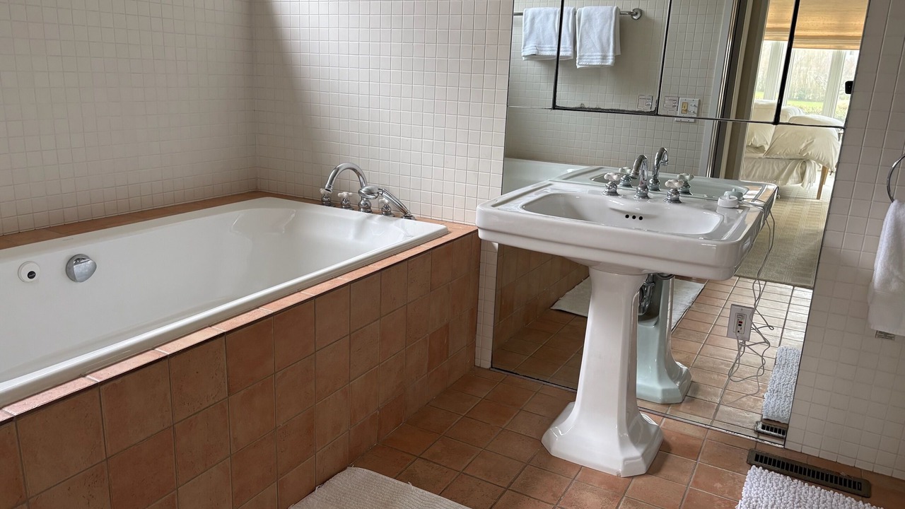 Photo of Bathroom in Sagaponack