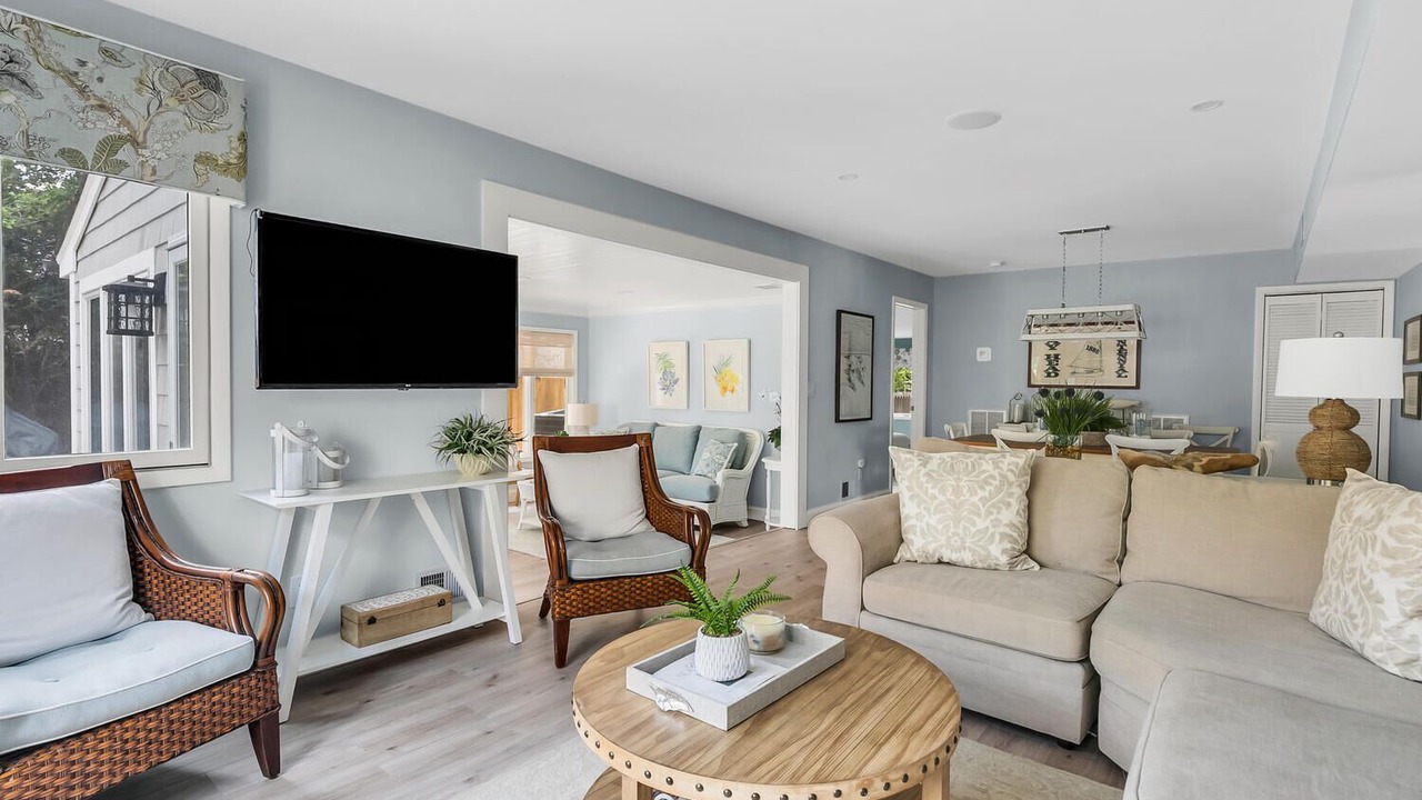 Photo of Livingroom in Avon