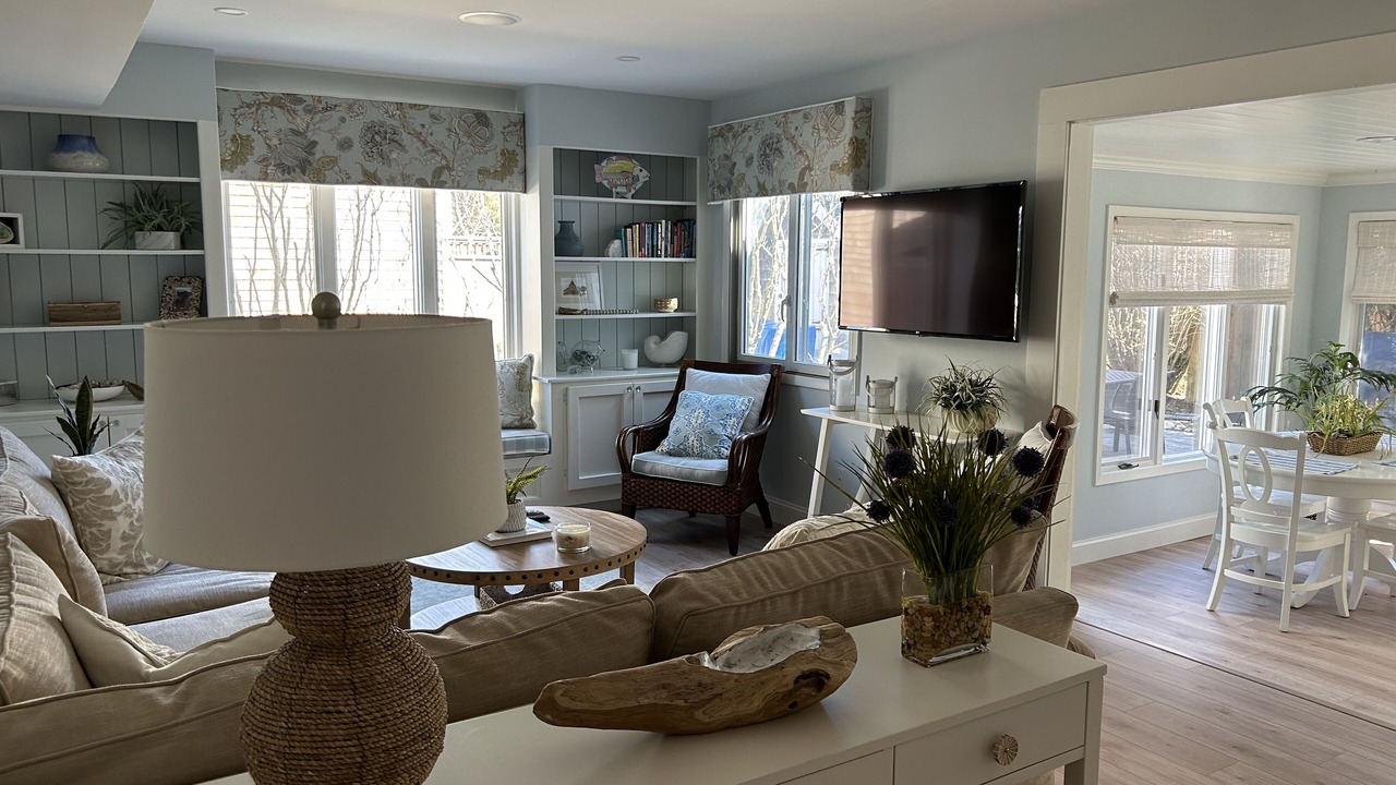 Photo of Livingroom in Avon