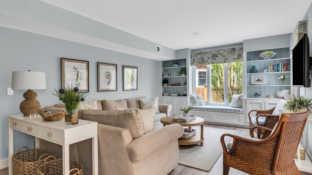 Photo of Livingroom in Avon