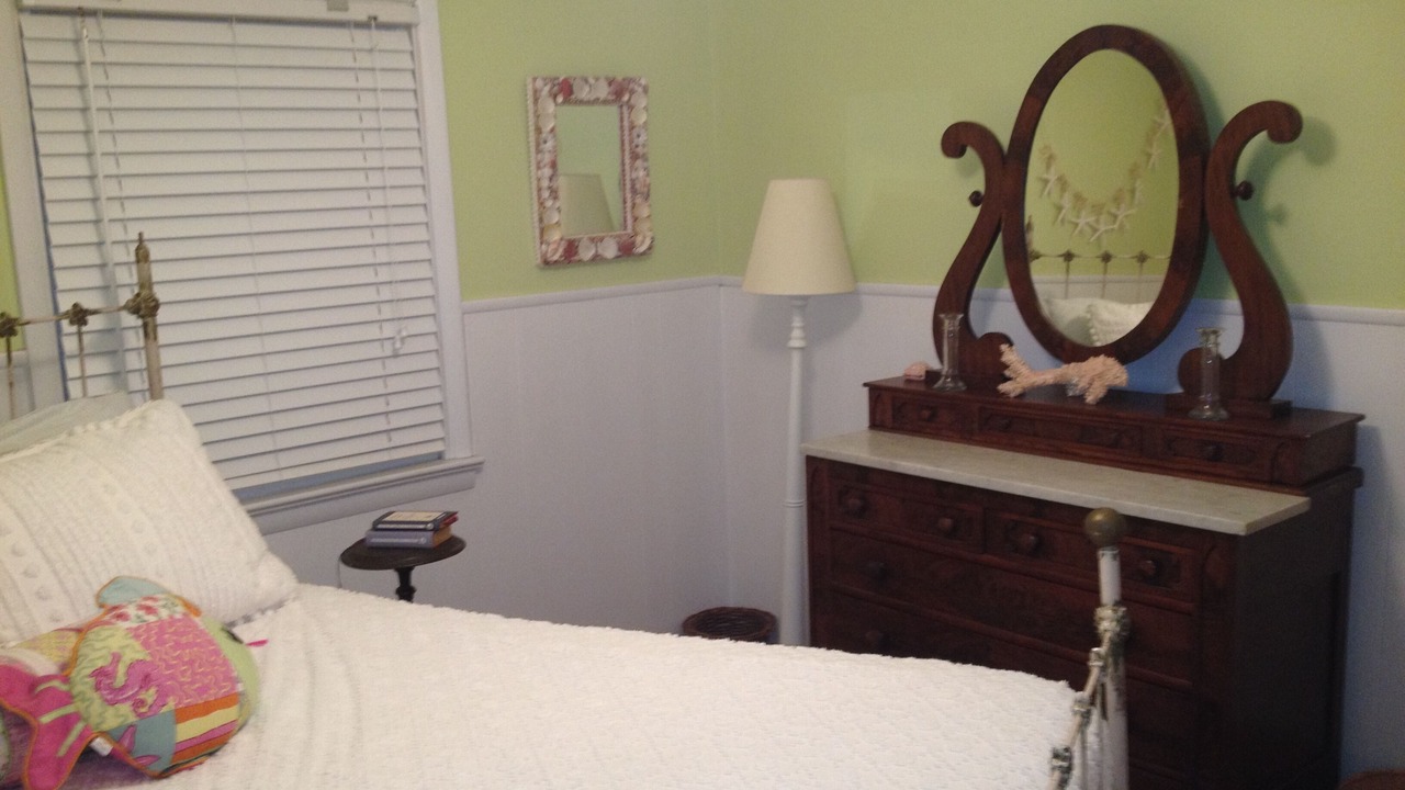 Photo of Bedroom in Avalon