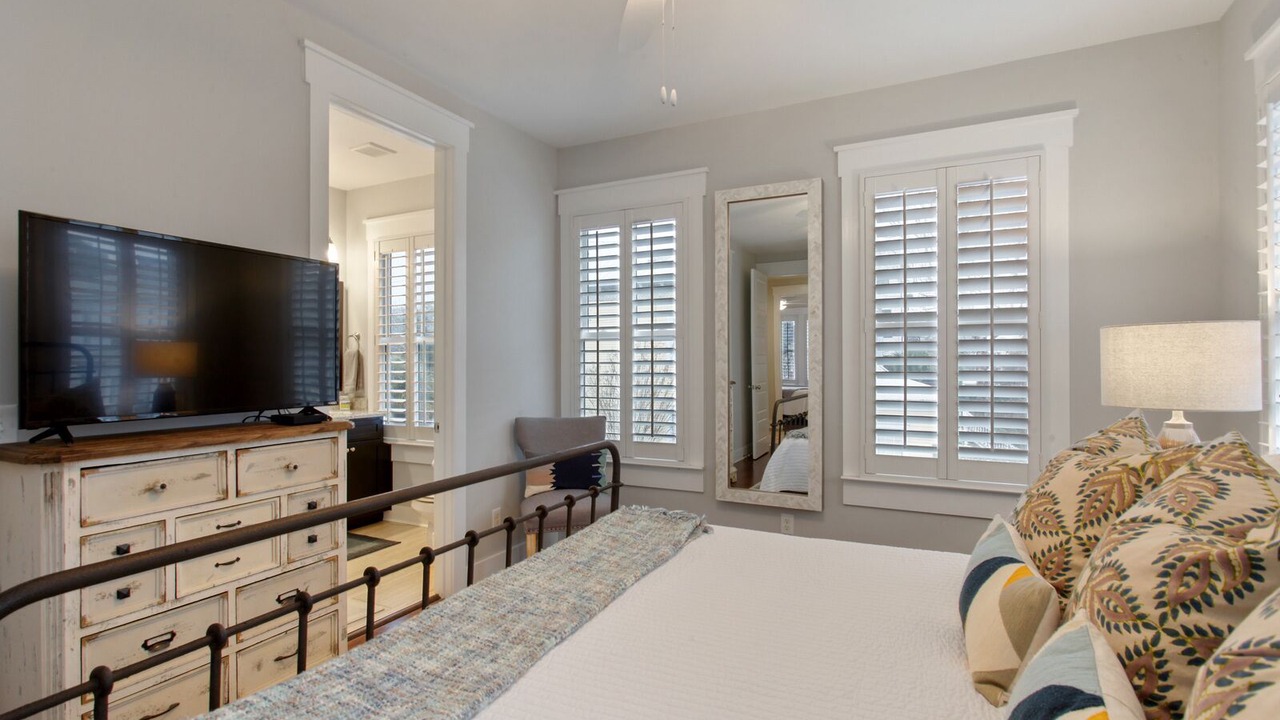 Photo of Bedroom in Beach Institute