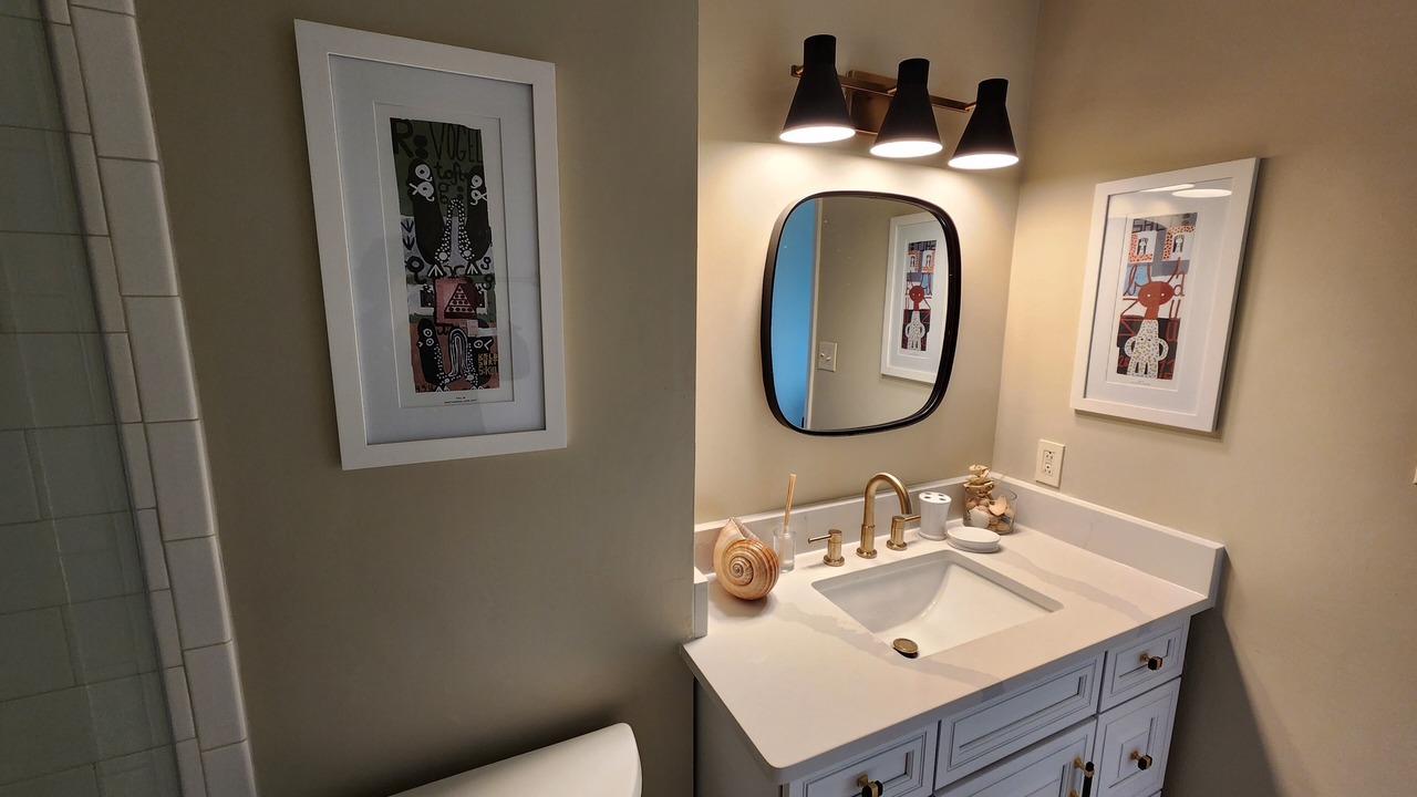 Photo of Bathroom in Savannah Beach