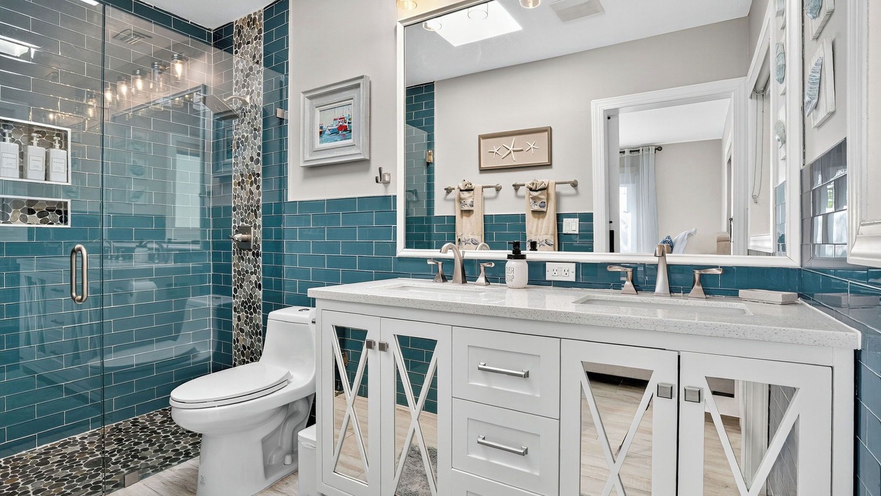 Photo of Bathroom in Sunrise Intracoastal
