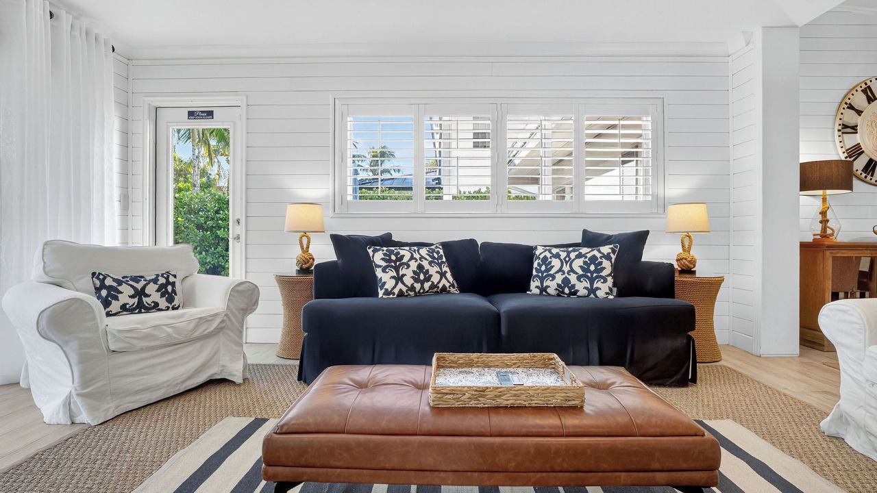Photo of Livingroom in Sunrise Intracoastal