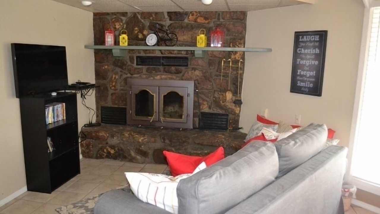 Photo of Bedroom in Grove