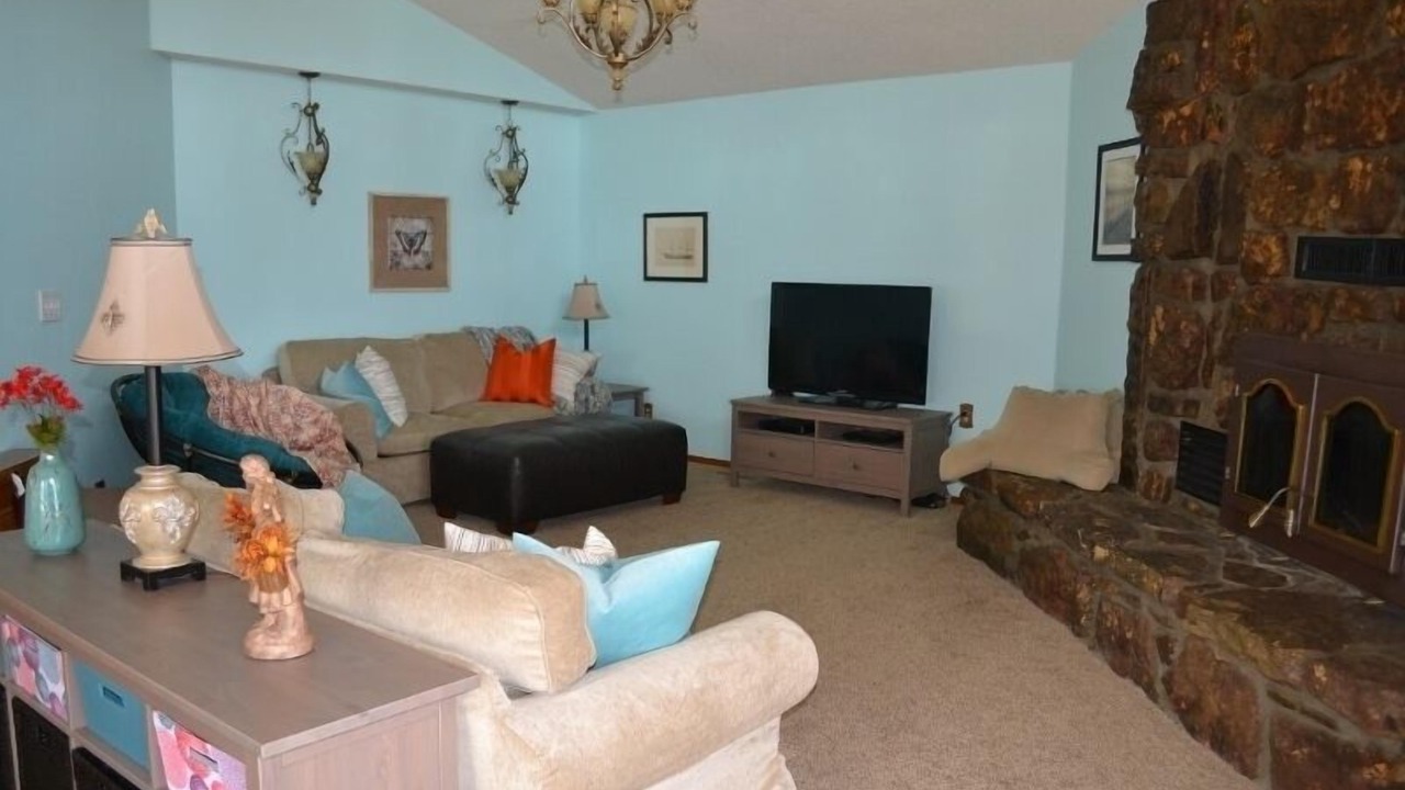 Photo of Bedroom in Grove