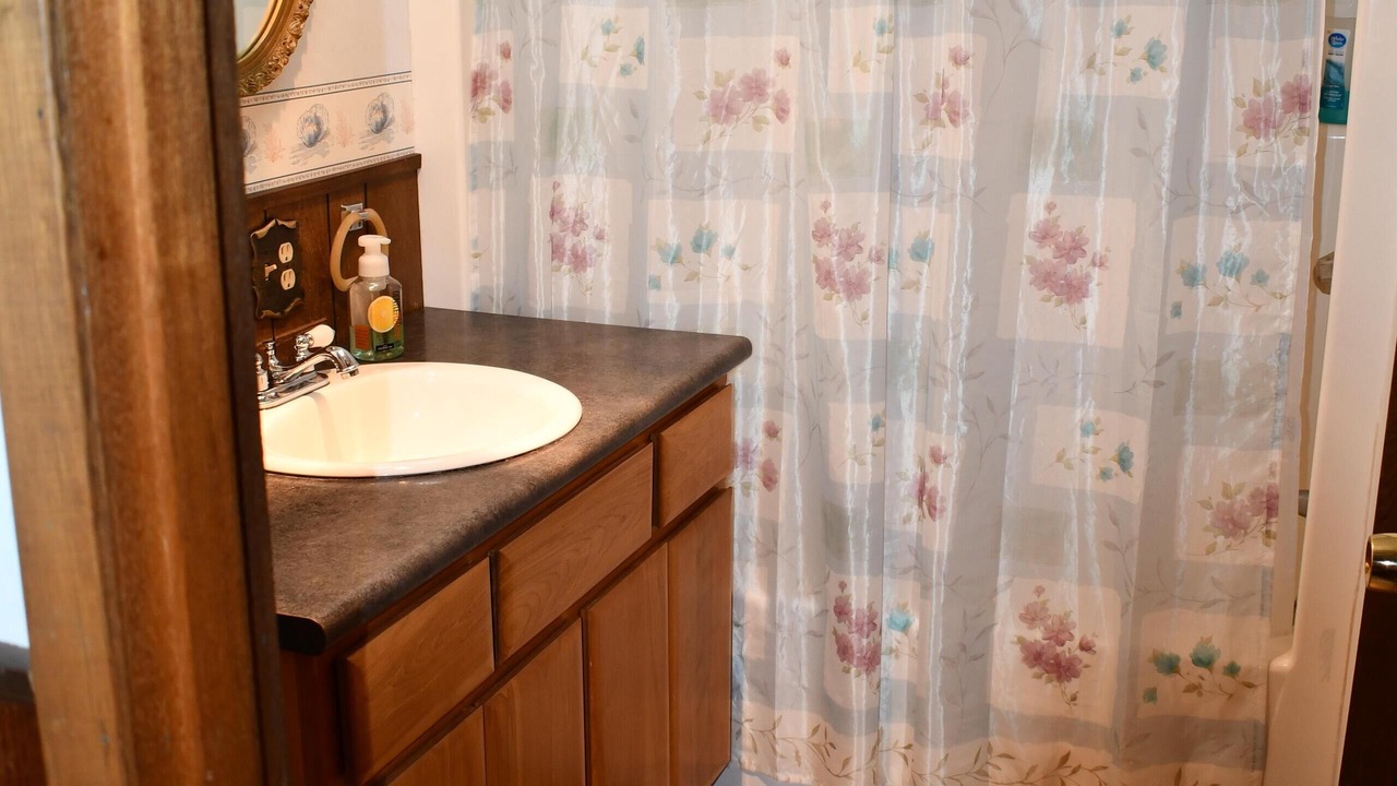 Photo of Bathroom in Loon Lake