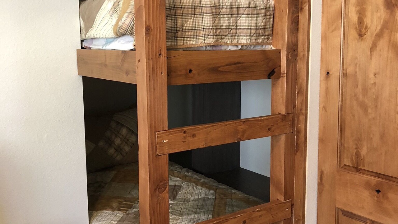 Photo of Bedroom in Peak 9