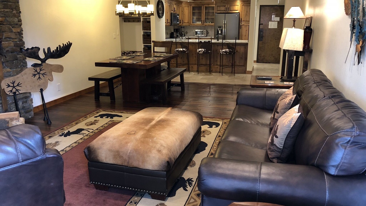 Photo of Bedroom in Peak 9