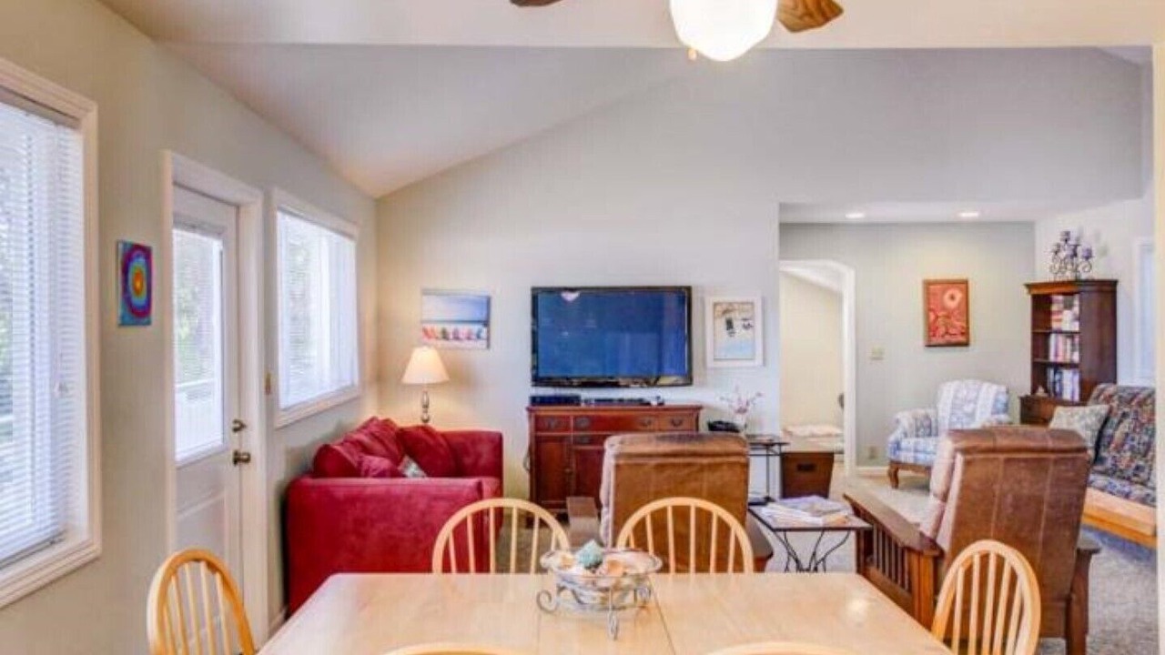 Photo of Livingroom in Westside Santa Cruz