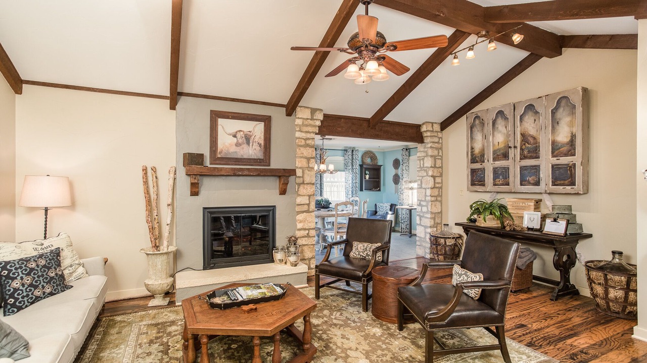 Photo of Livingroom in Fredericksburg