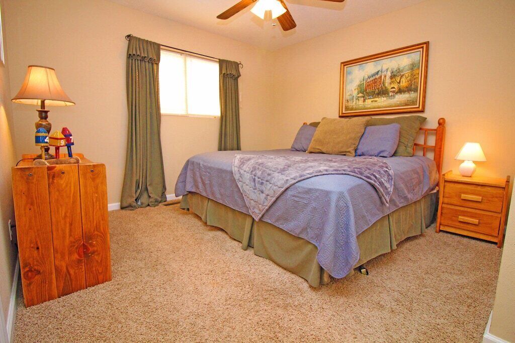 Photo of Bedroom in Lakeside Estates