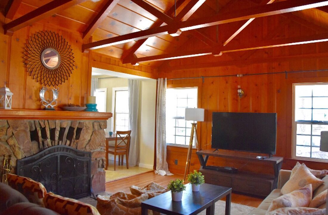 Photo of Livingroom in Big Bear City