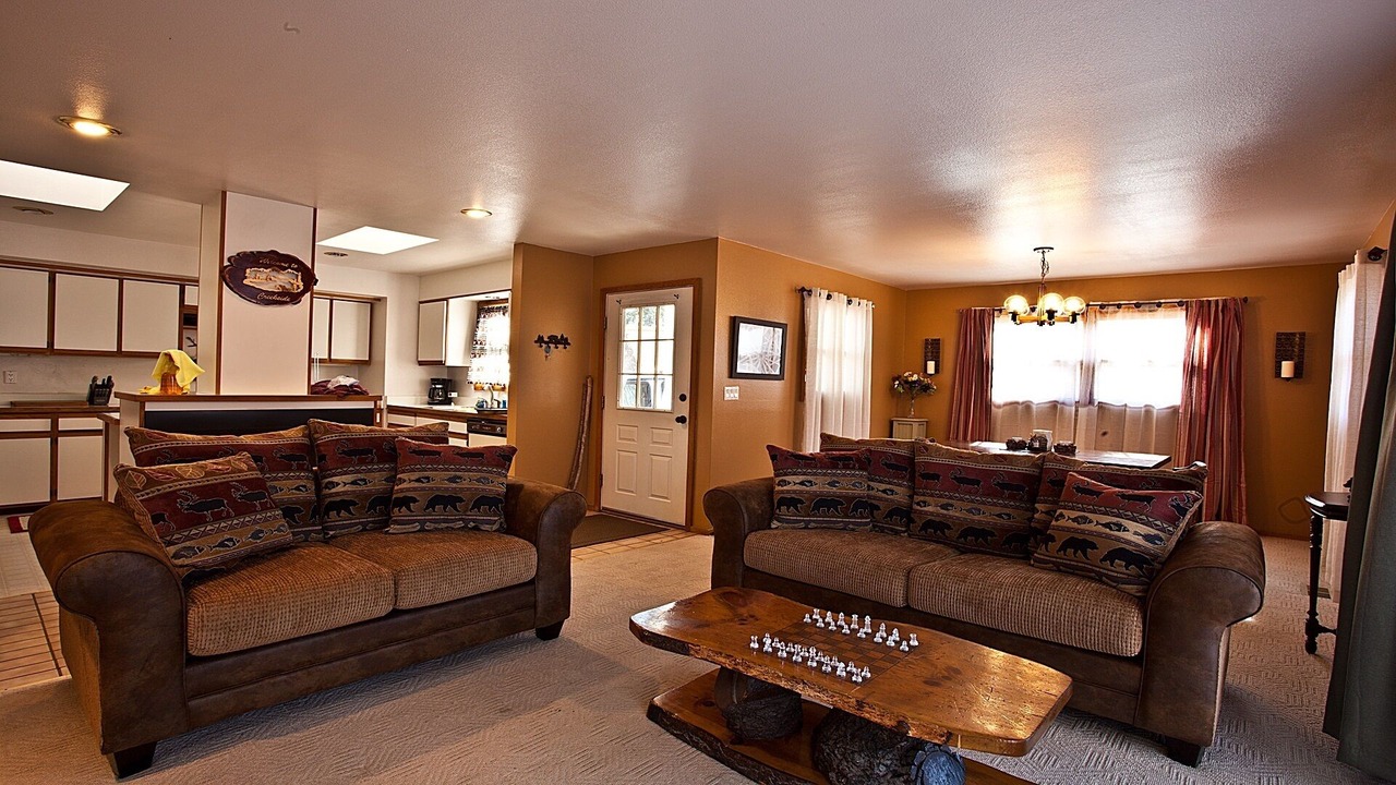 Photo of Livingroom in Broadmoor