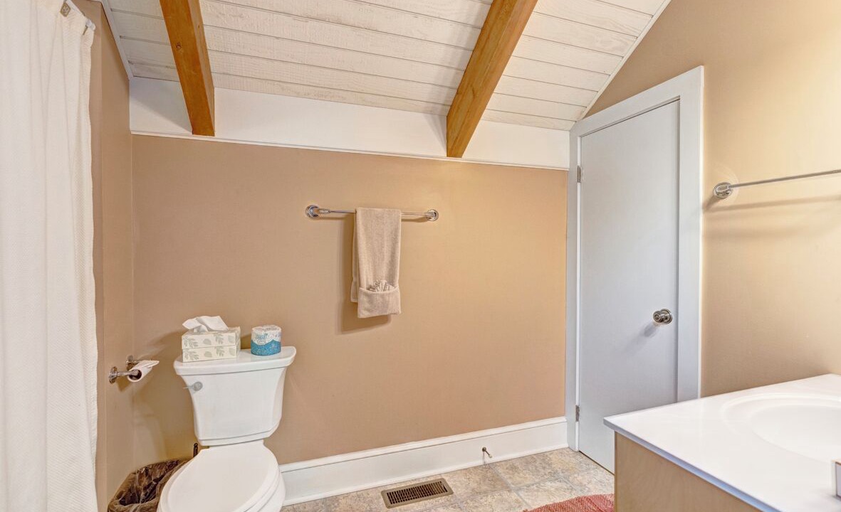 Photo of Bathroom in Foscoe