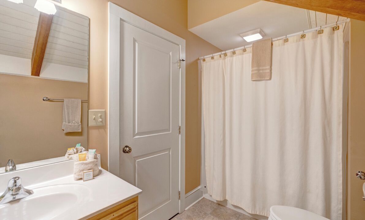 Photo of Bathroom in Foscoe