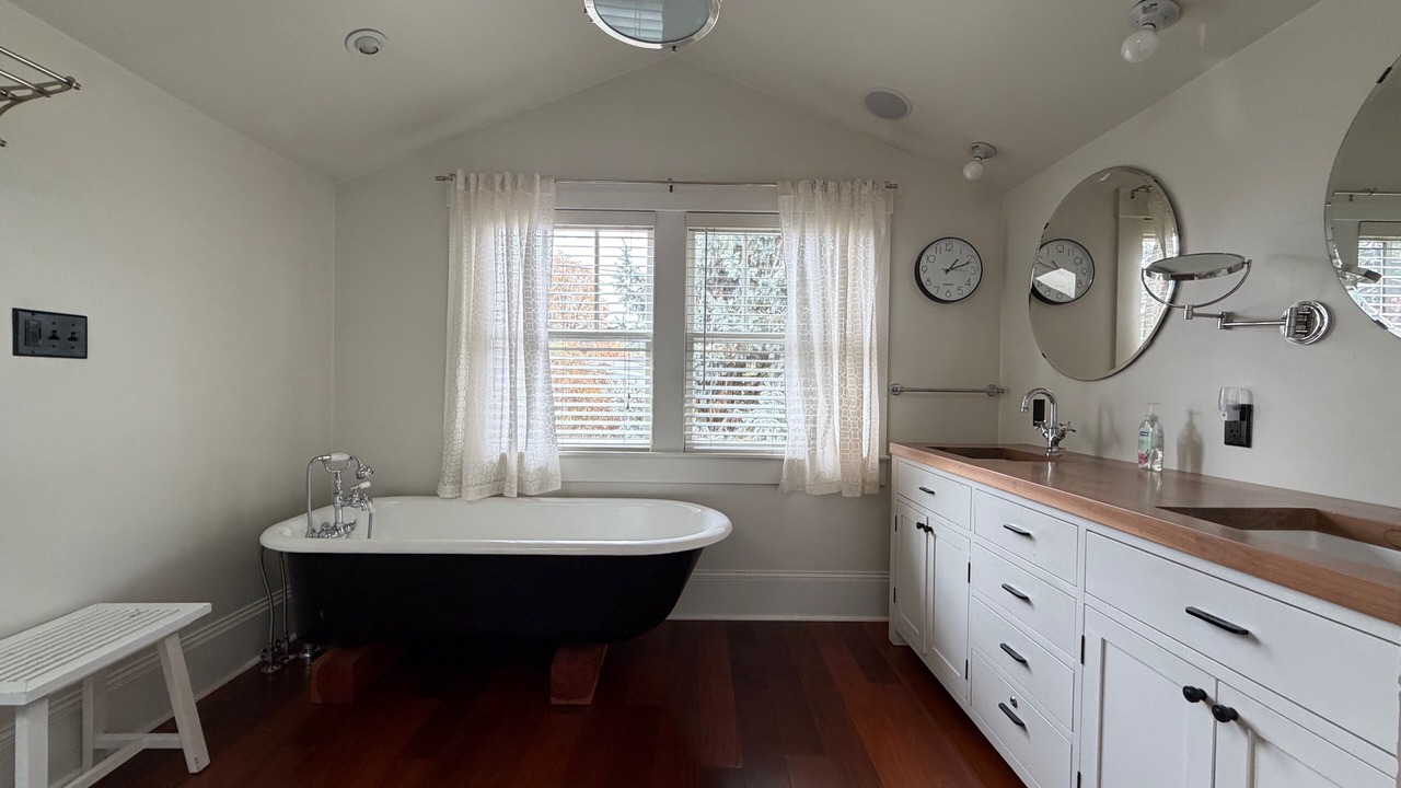 Photo of Others in Alberta Arts District