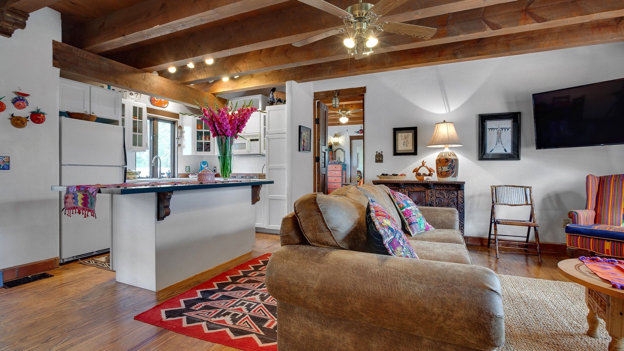 Photo of Livingroom in Taos