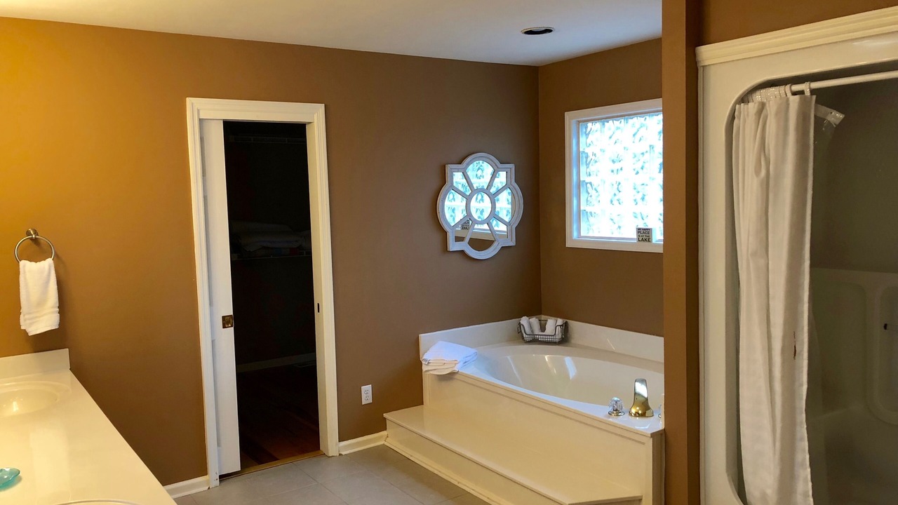 Photo of Bathroom in Jasper