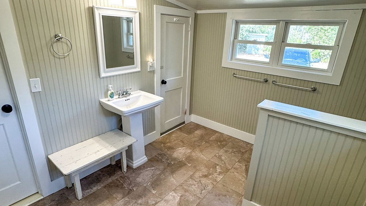 Photo of Bathroom in Saint Teresa