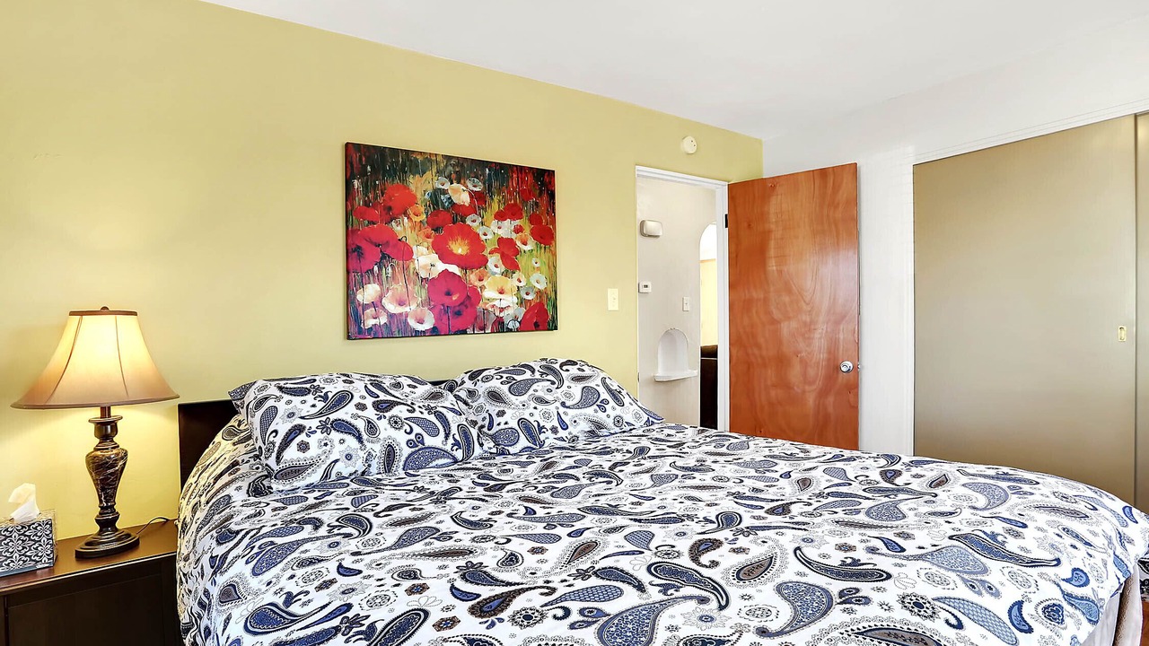 Photo of Bedroom in Highland Business