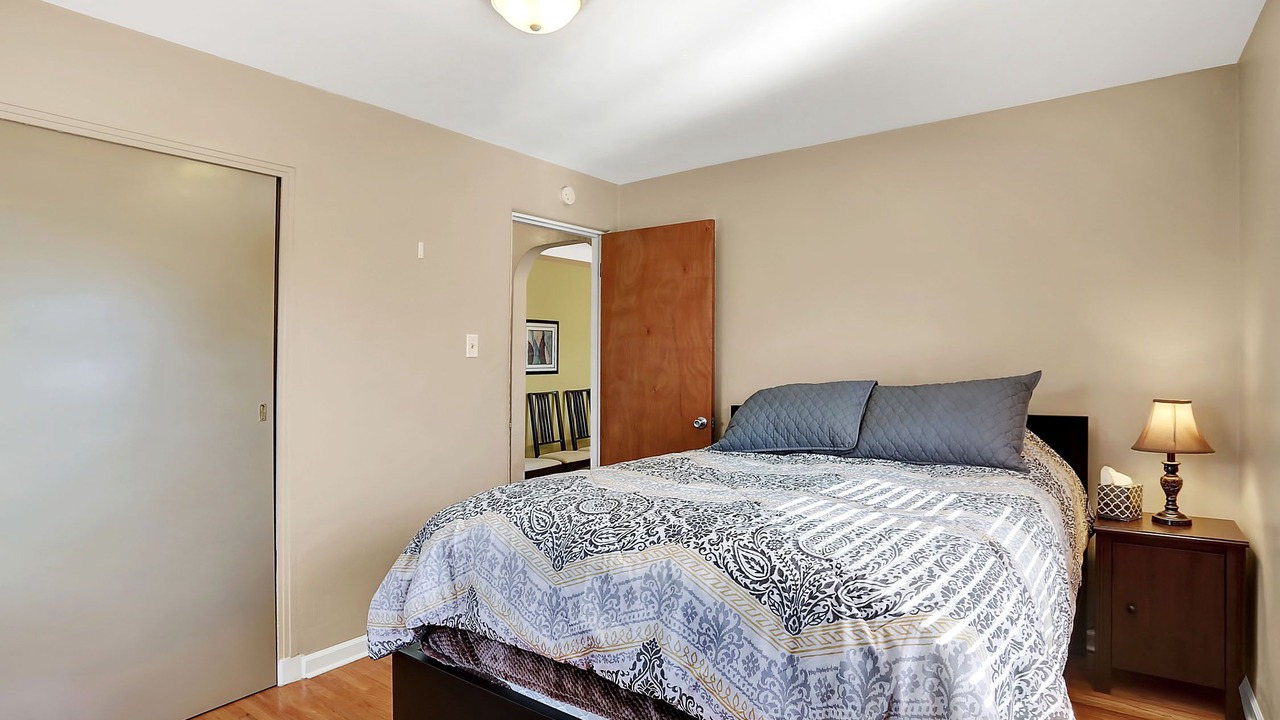 Photo of Bedroom in Highland Business
