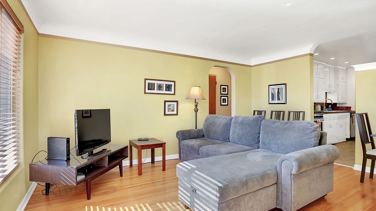 Photo of Livingroom in Highland Business