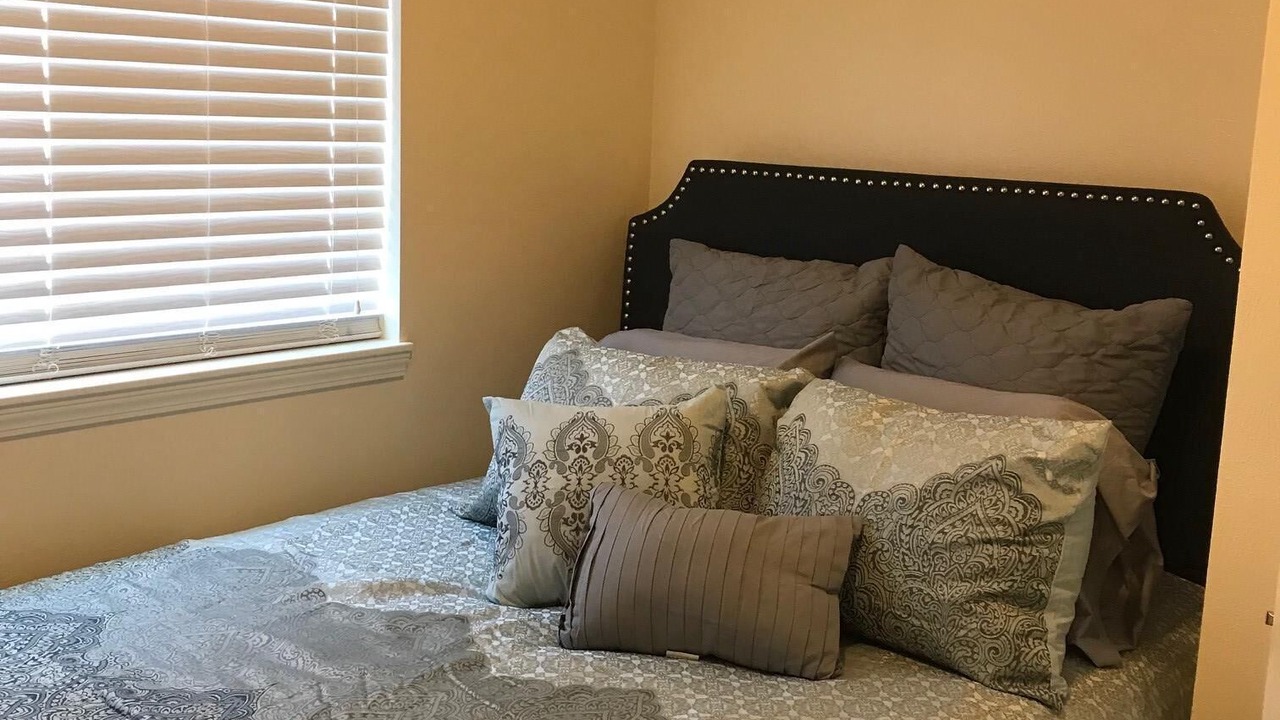 Photo of Others in Franklin to the Fort