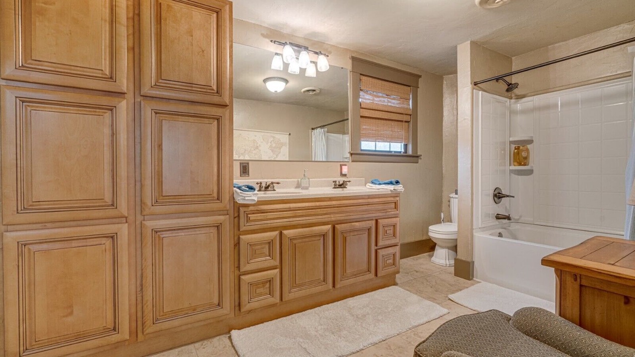 Photo of Bathroom in Ponce De Leon