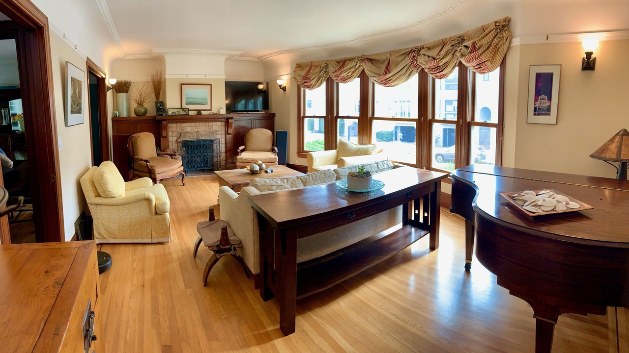 Photo of Livingroom in Marina District